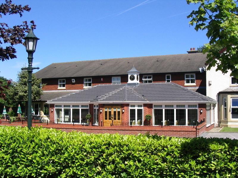 Briars Hall Hotel Burscough 外观 照片